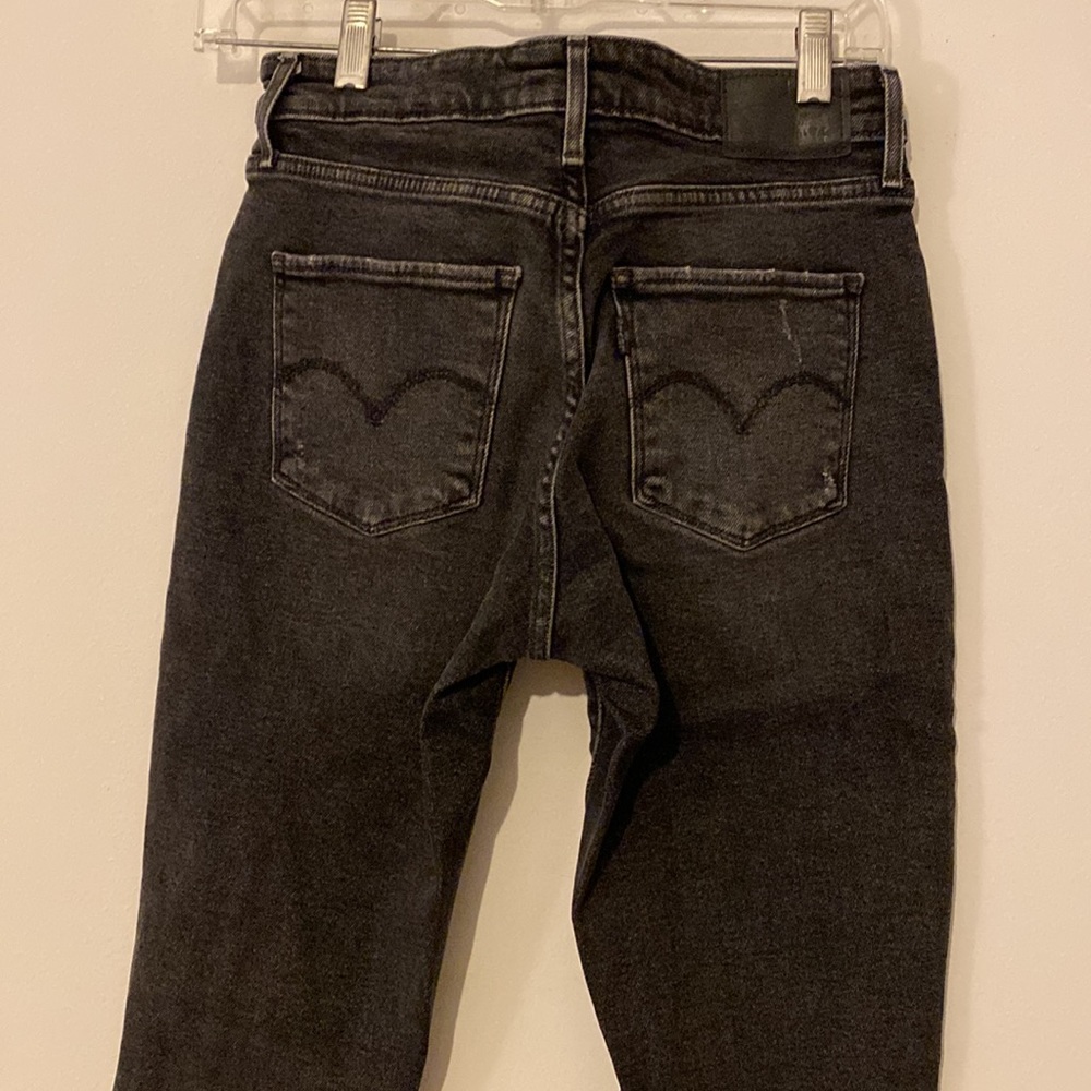 Levi High Rise Skinny - Picture 4 of 6